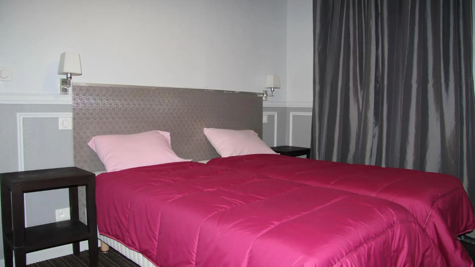 Bastille Hostel