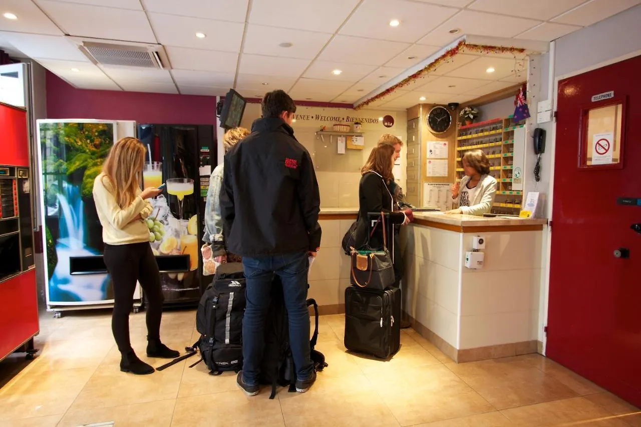Bastille Hostel